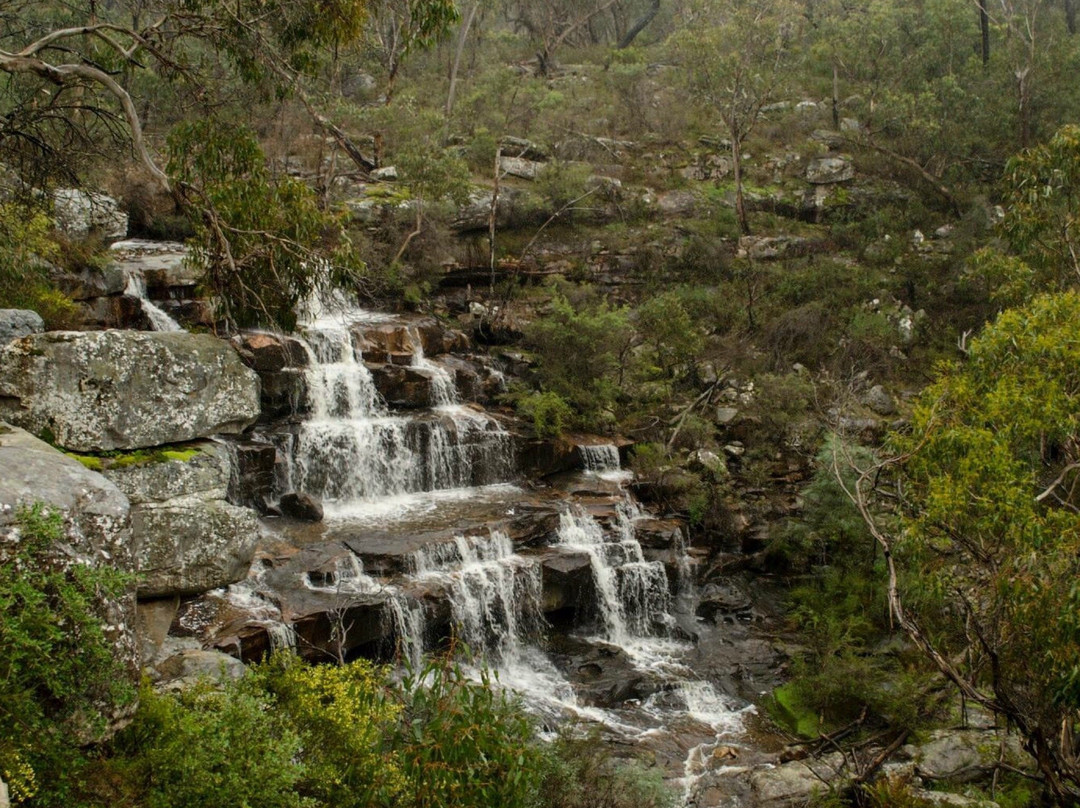 Burrong Falls-贺思盖必去景点