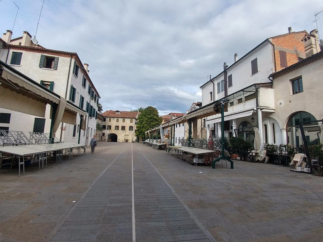 Piazzetta San Parisio-特雷维索必去景点