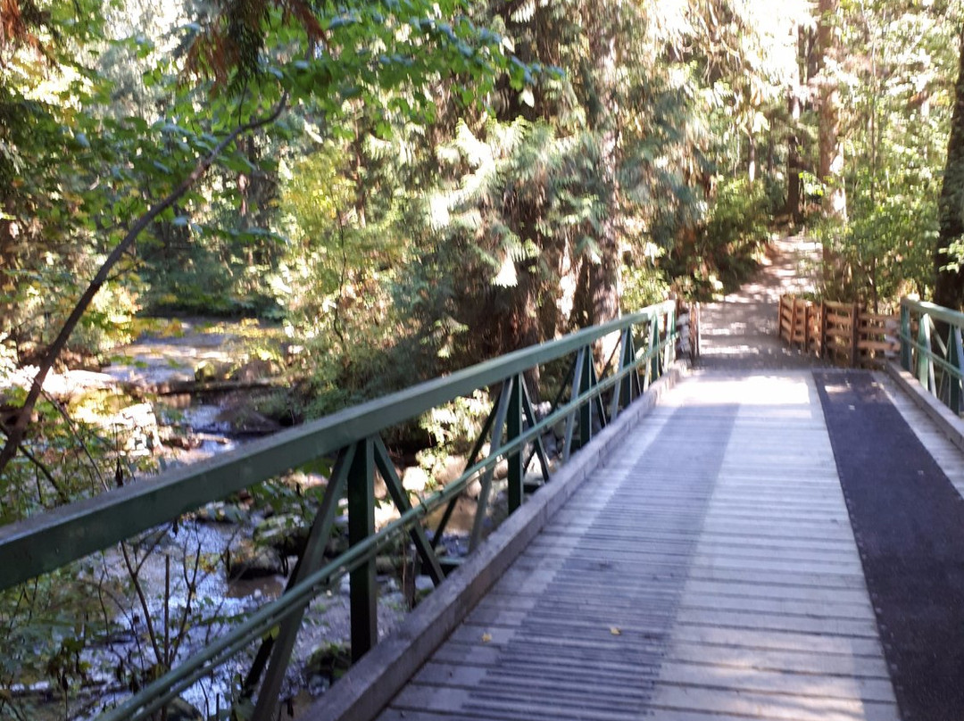 Kanaka Creek Riverfront Trail-枫树岭必去景点