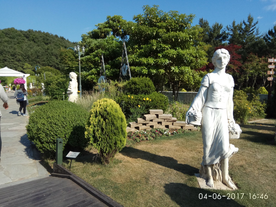 House N Garden景点图片