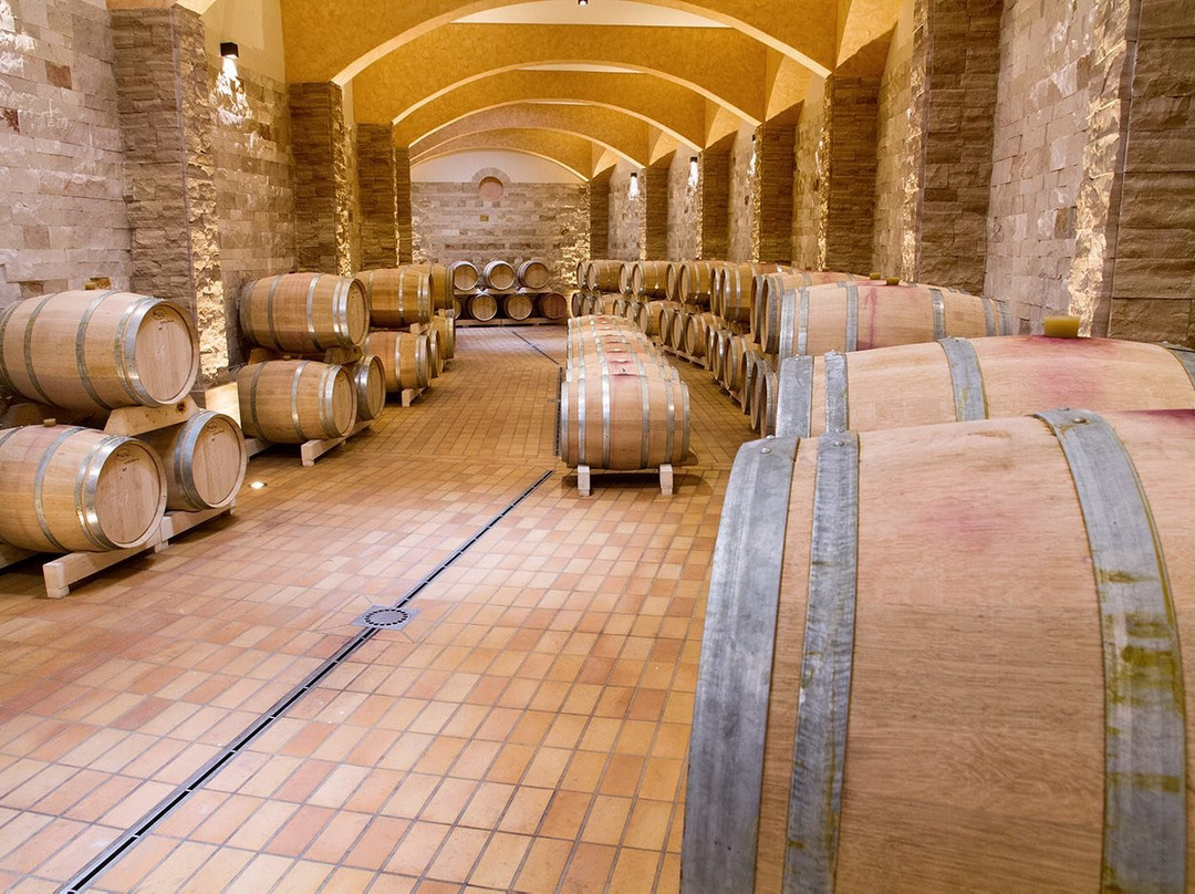 Cantine Le Grotte-Apricena必去景点