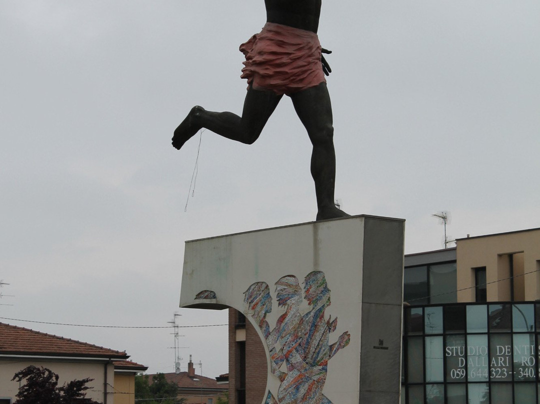 La Vittoria e di Dorando - Monumento a Dorando Pietri-卡尔皮必去景点