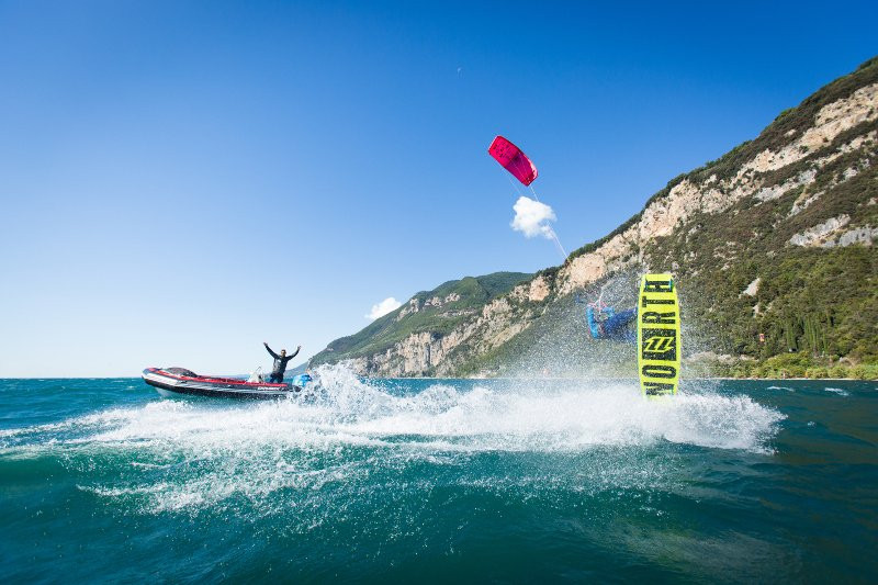 Kitesurf Adventure-马切尔西涅必去景点