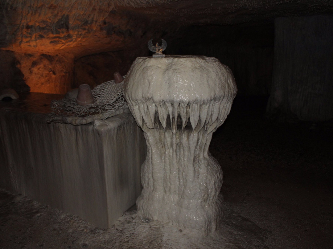Grotte Pétrifiante-Troo必去景点