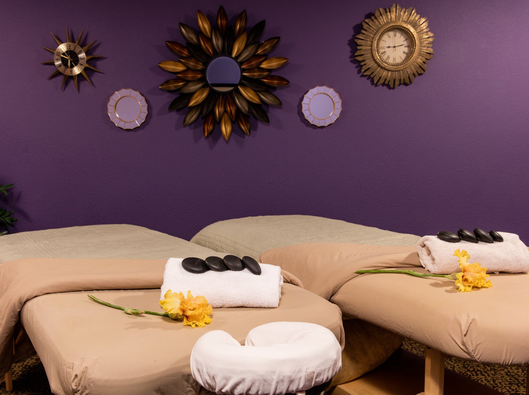 Indulge Day Spa-加利纳必去景点