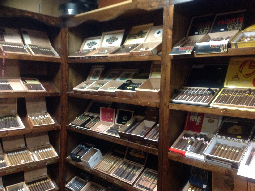 Havana Dreams Cigar Lounge-Rego Park必去景点