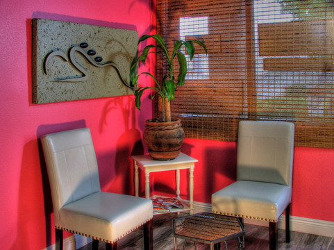 Healing with Bamboo and Stones-莱克福里斯特必去景点