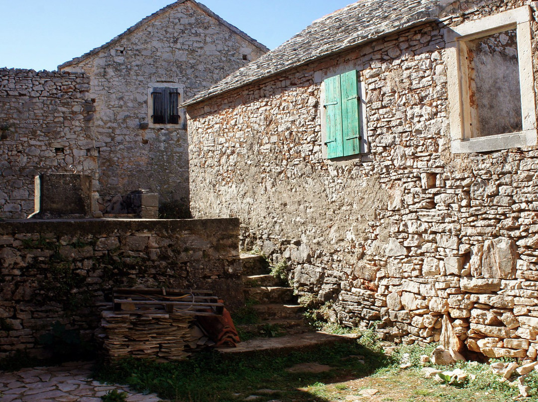 Old Village Humac景点图片