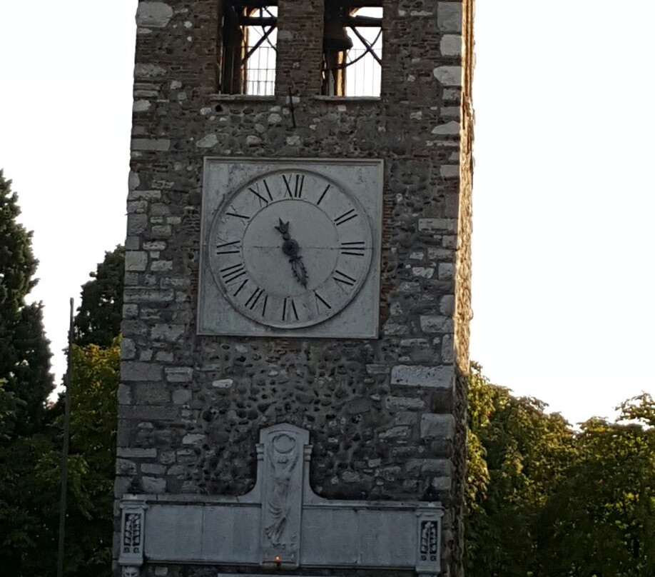 Torre Civica Medievale con resti del castello di Calcinato景点图片
