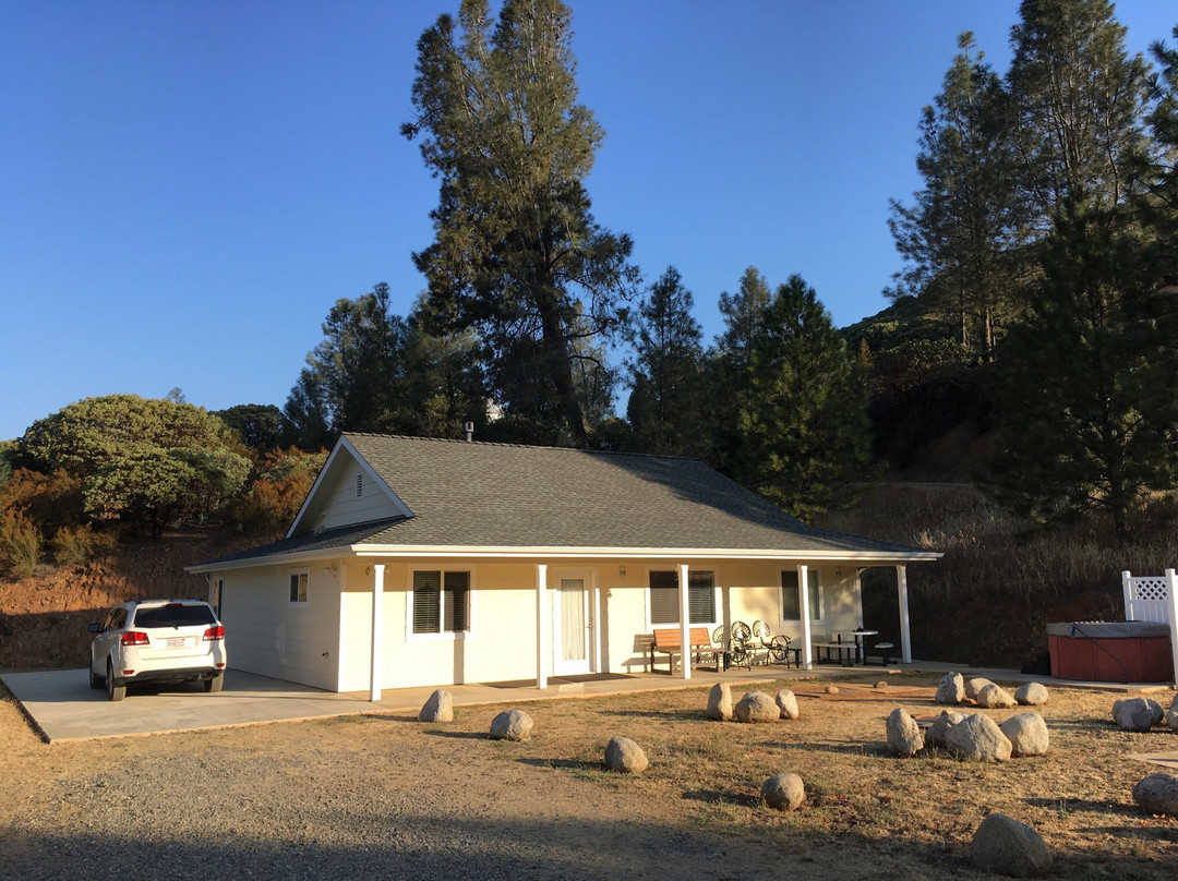 Yosemite Country Cottage