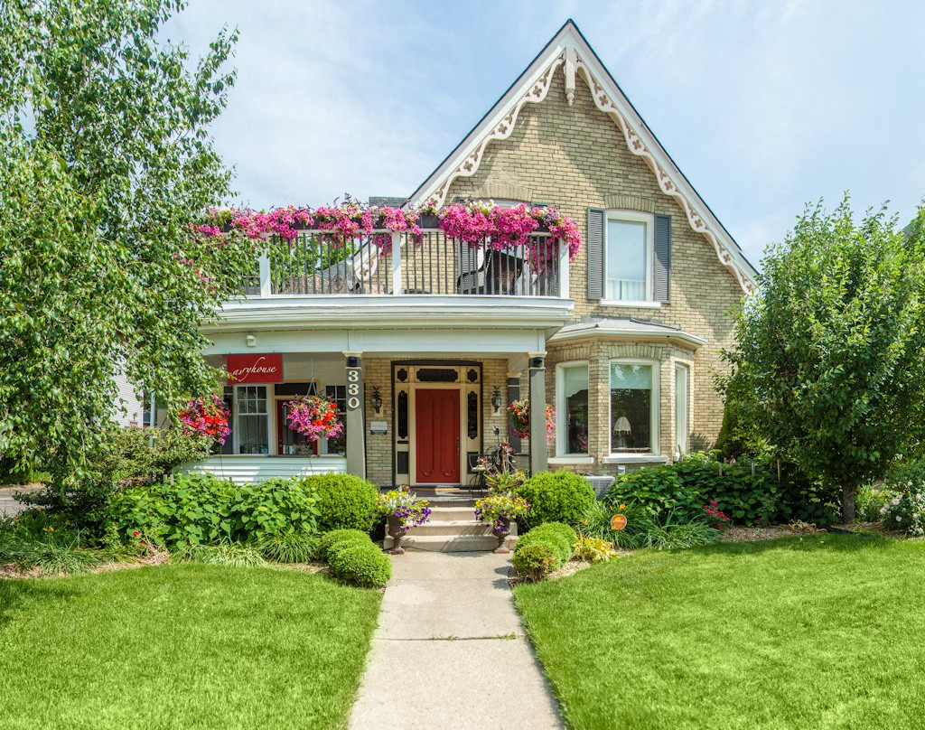Avery House B&B