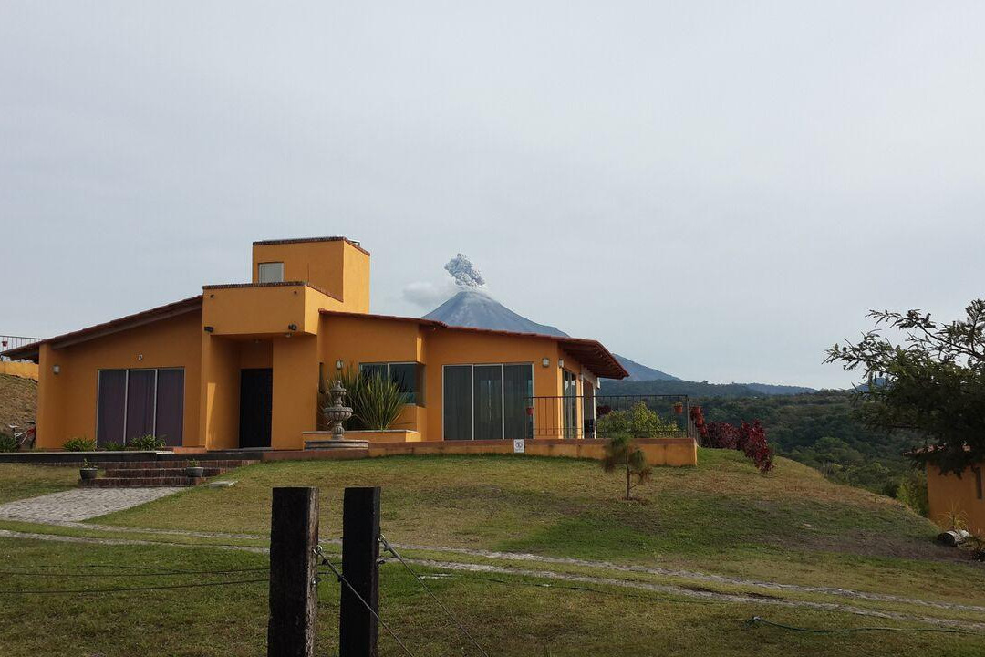 Fresnal Comala Cabanas