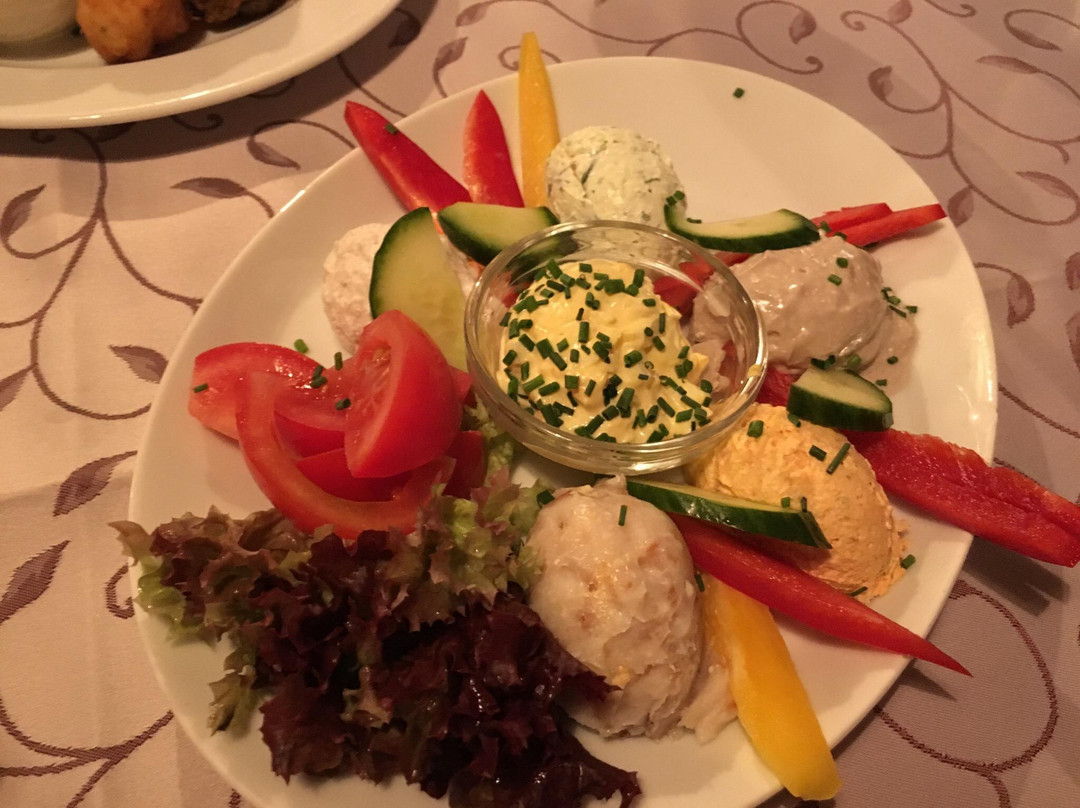 克罗斯腾新堡餐馆和美食-Trat-Wiesner