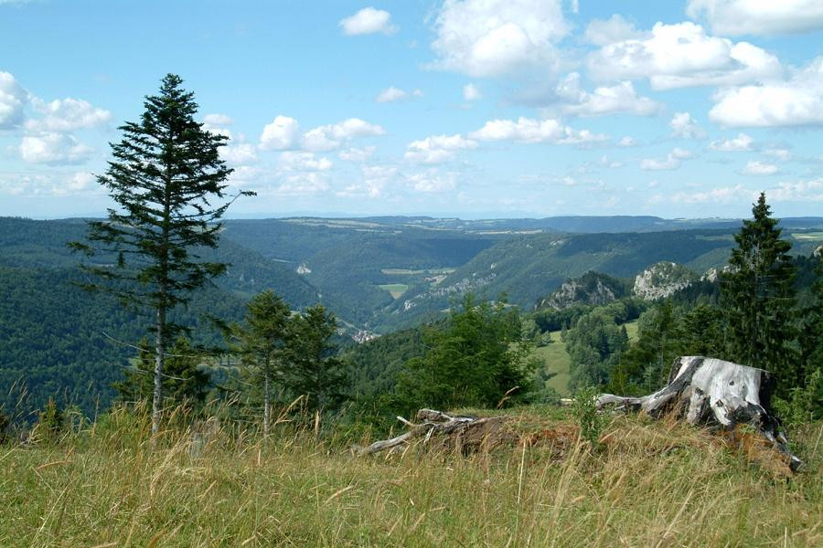 Rochers des Sommêtres-勒努瓦尔山必去景点