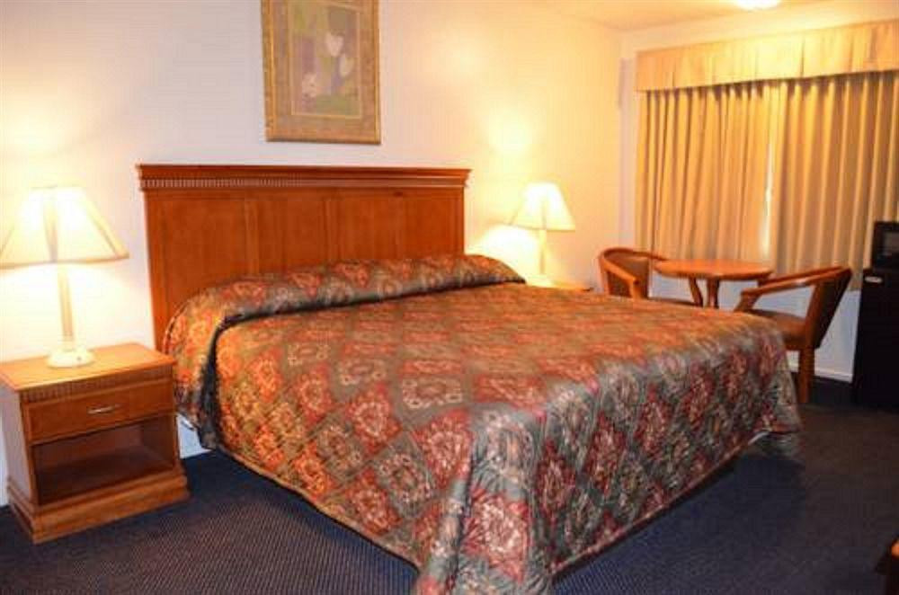 Coachella酒店住宿-Tropics Motor Hotel