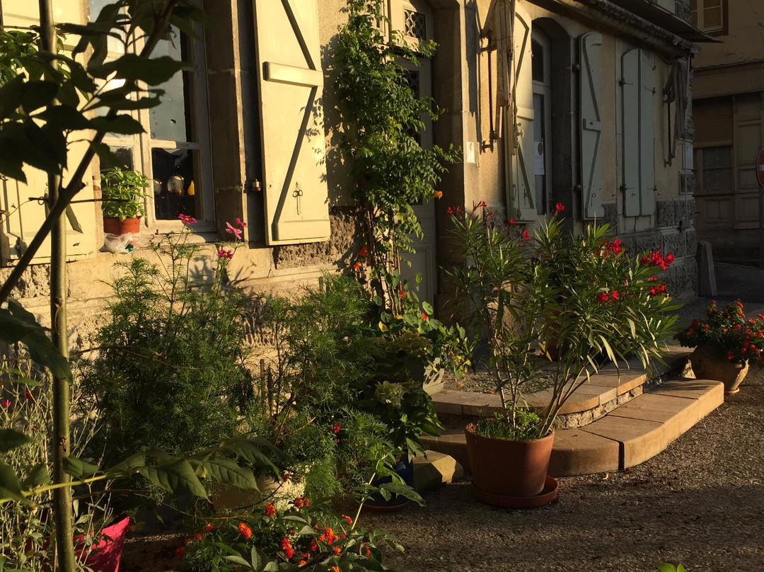 Au Détour Du Larrech主图