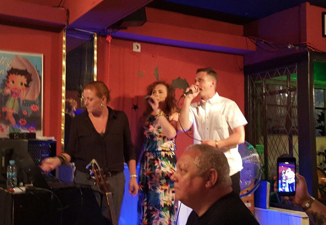 Betty's Music Bar-卡拉多尔必去景点