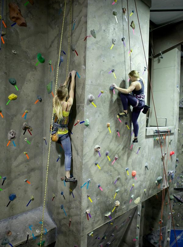 Vertical eXcape Climbing Center-埃文斯维尔必去景点