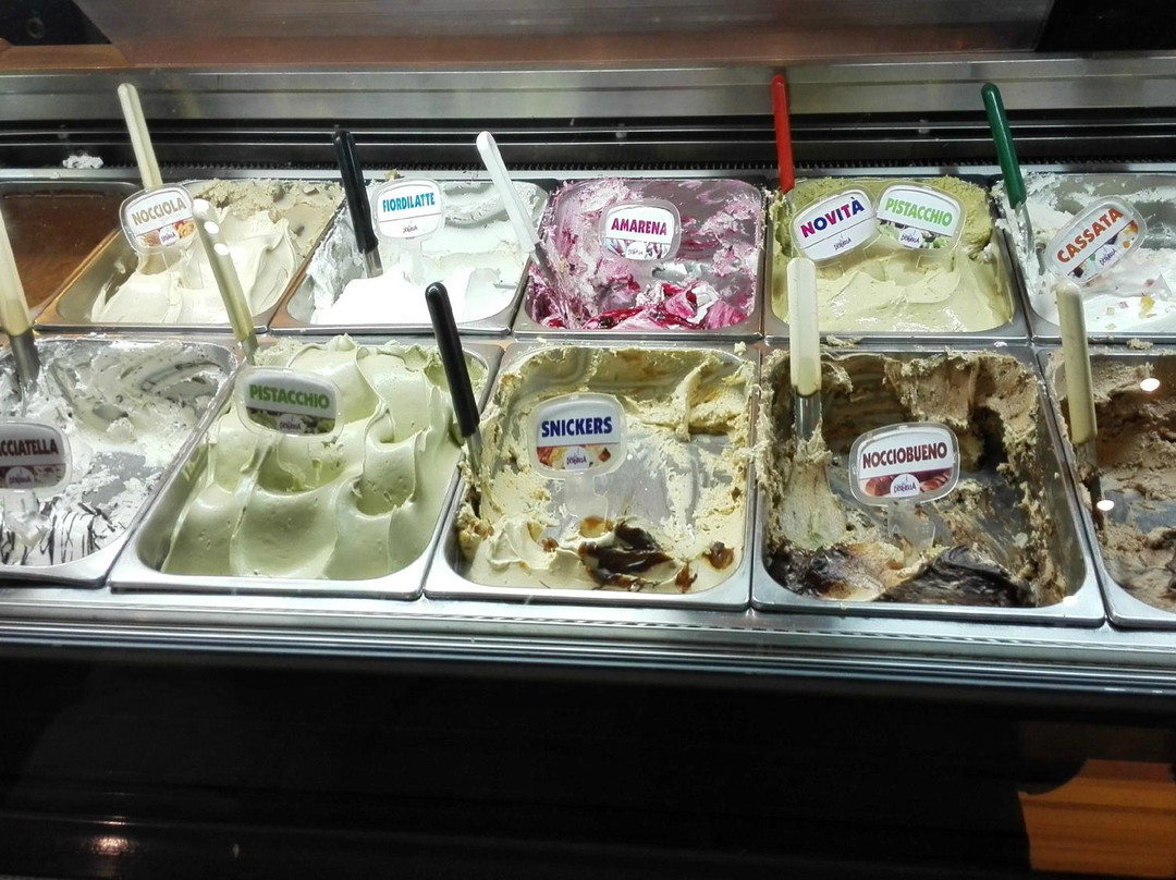 Cenate餐馆和美食-Gelateria Desideria