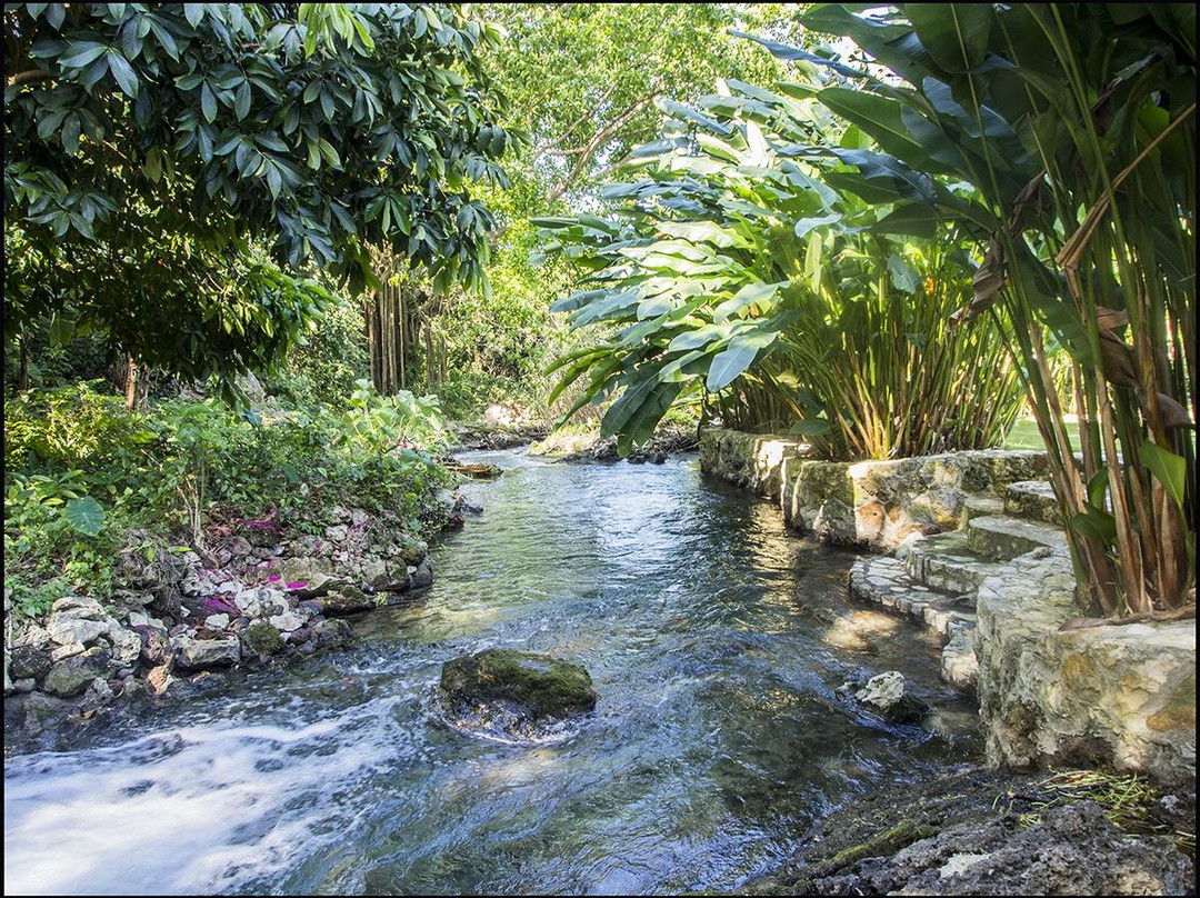 Blue Hole Gardens景点图片