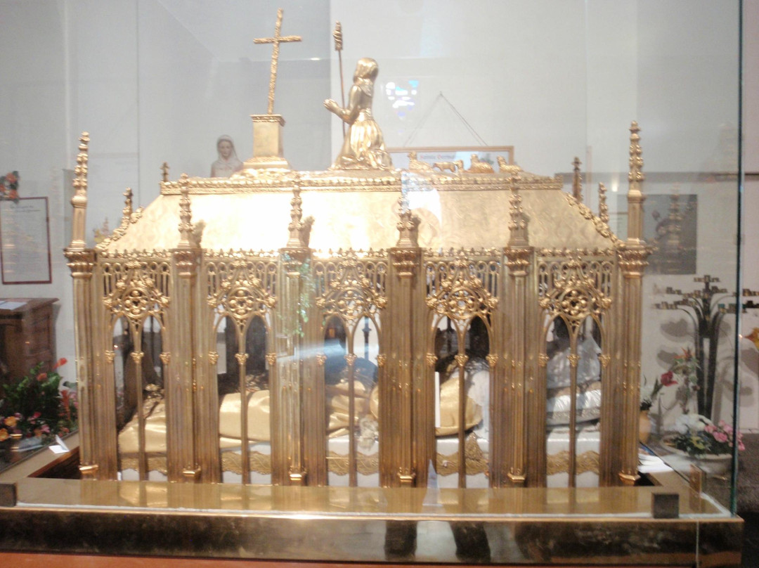 Basilique Sainte-Germaine景点图片