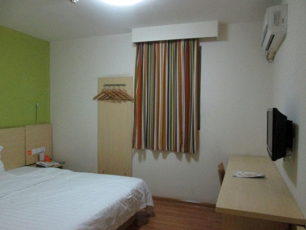 7天汕头珠江路美食街店-客卧