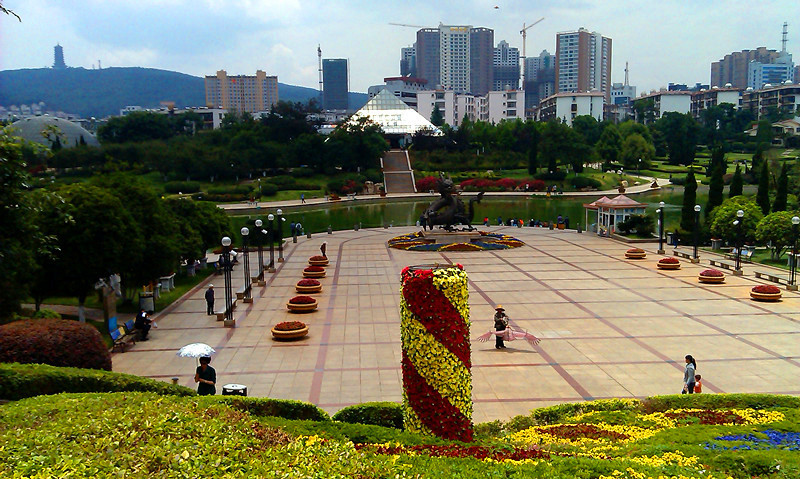 曲靖云上四季连锁酒店龙潭公园店 主图