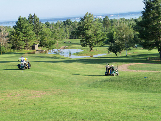 Lake Superior View Golf Course-Washburn必去景点