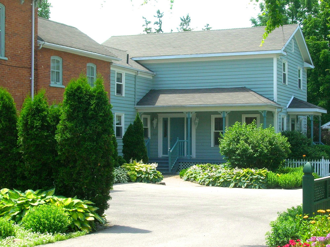 Eleven Centre Guest Suites主图