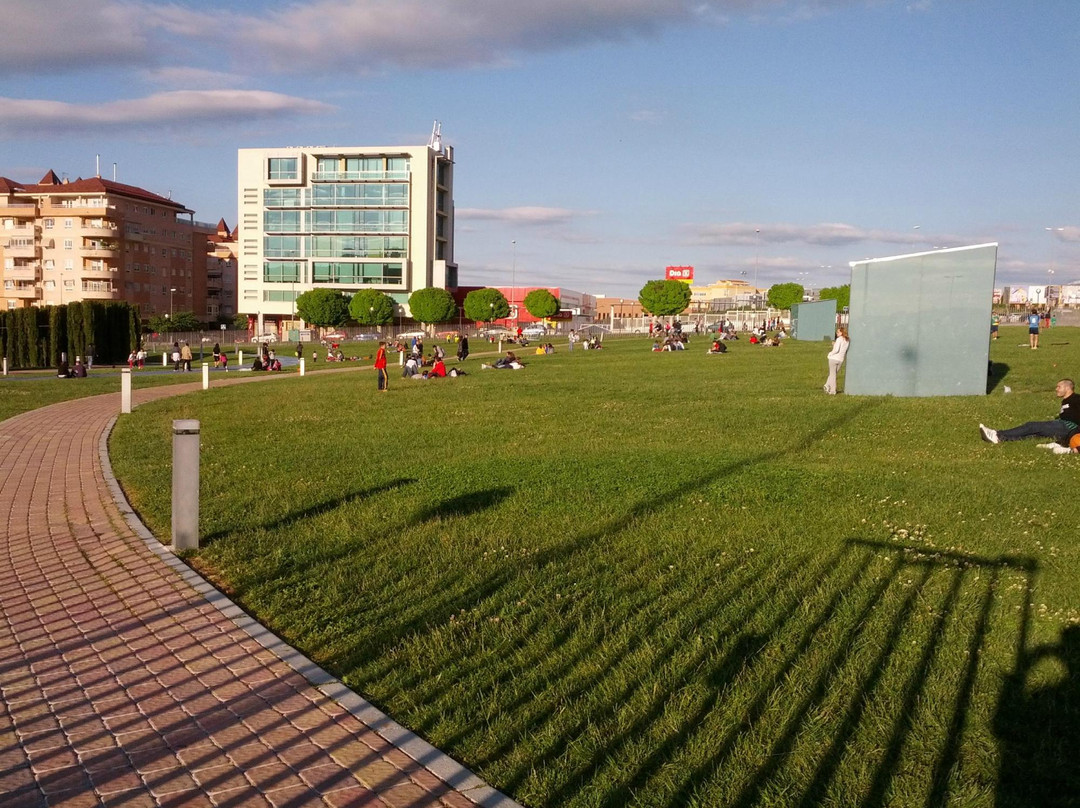 Parque Canino Del Bulevar-哈恩必去景点