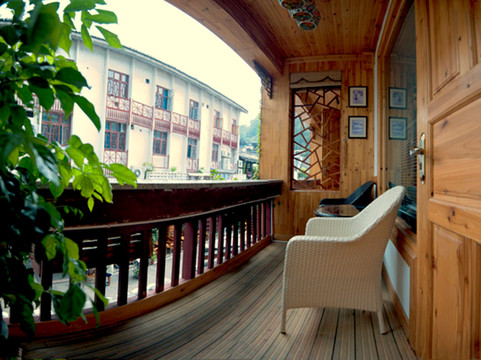 玫瑰木酒店主图