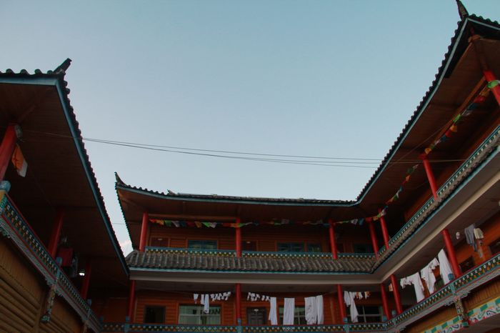 泸沽湖森腾驿栈草海店主图