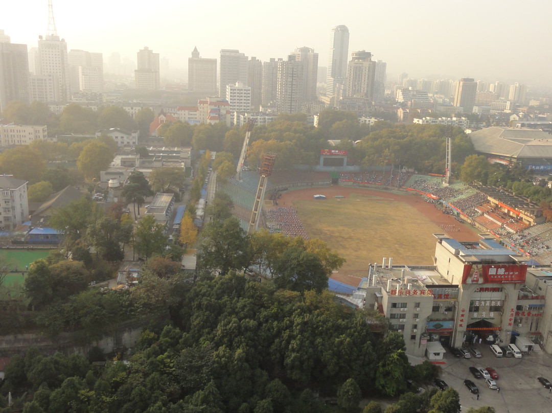 苏宁环球套房饭店主图
