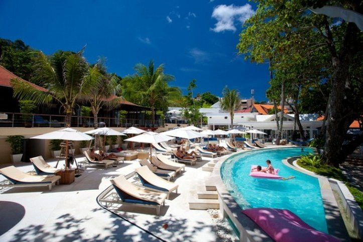 普吉岛船屋酒店主图