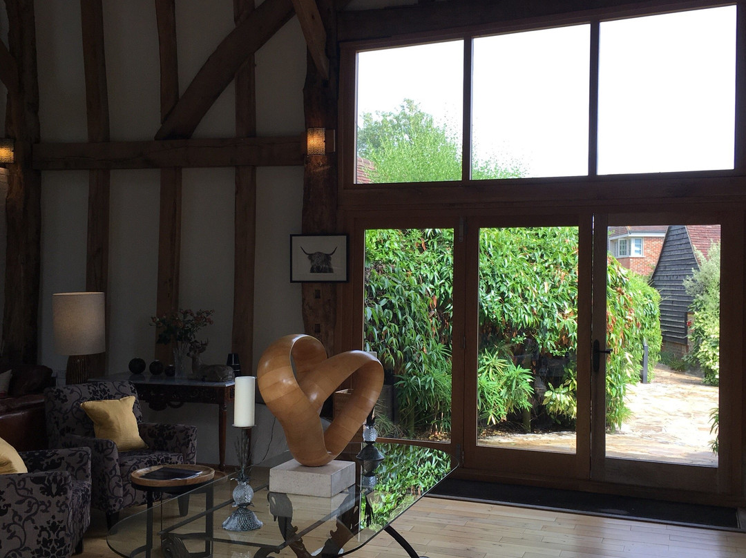 The Barn at Roundhurst主图