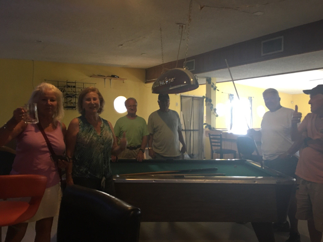 The Shores Bar & Grll