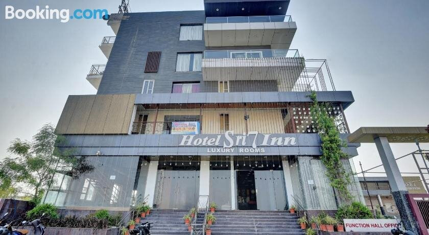 Collection O 48267 Hotel Sri 7 Inn