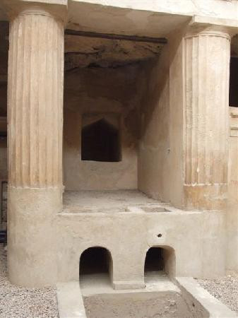 Mustafa Kamel Necropolis-亚历山大必去景点