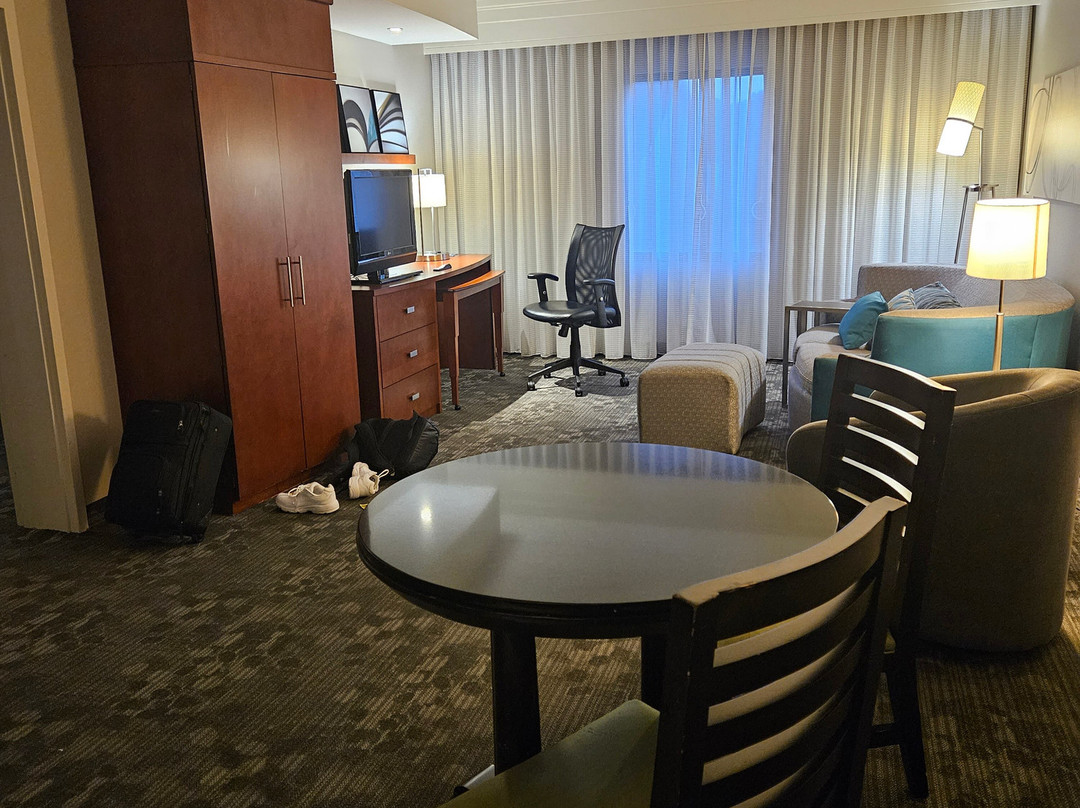 Courtyard By Marriott Newport News Airport主图
