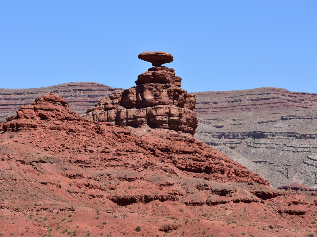 Mexican Hat Rock Formation-梅西肯哈特必去景点