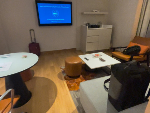 曼谷素坤逸路假日酒店主图