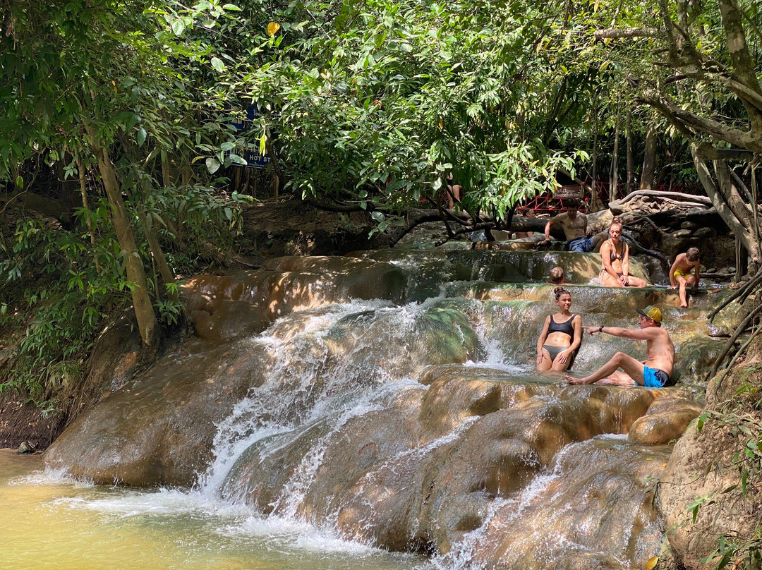 Namtok Ron (Hot Spring Waterfall ) - Khlong Thom景点图片