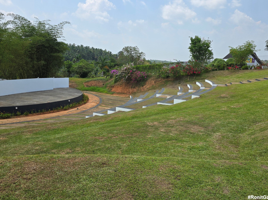 Dam Adventure Park & Garden景点图片