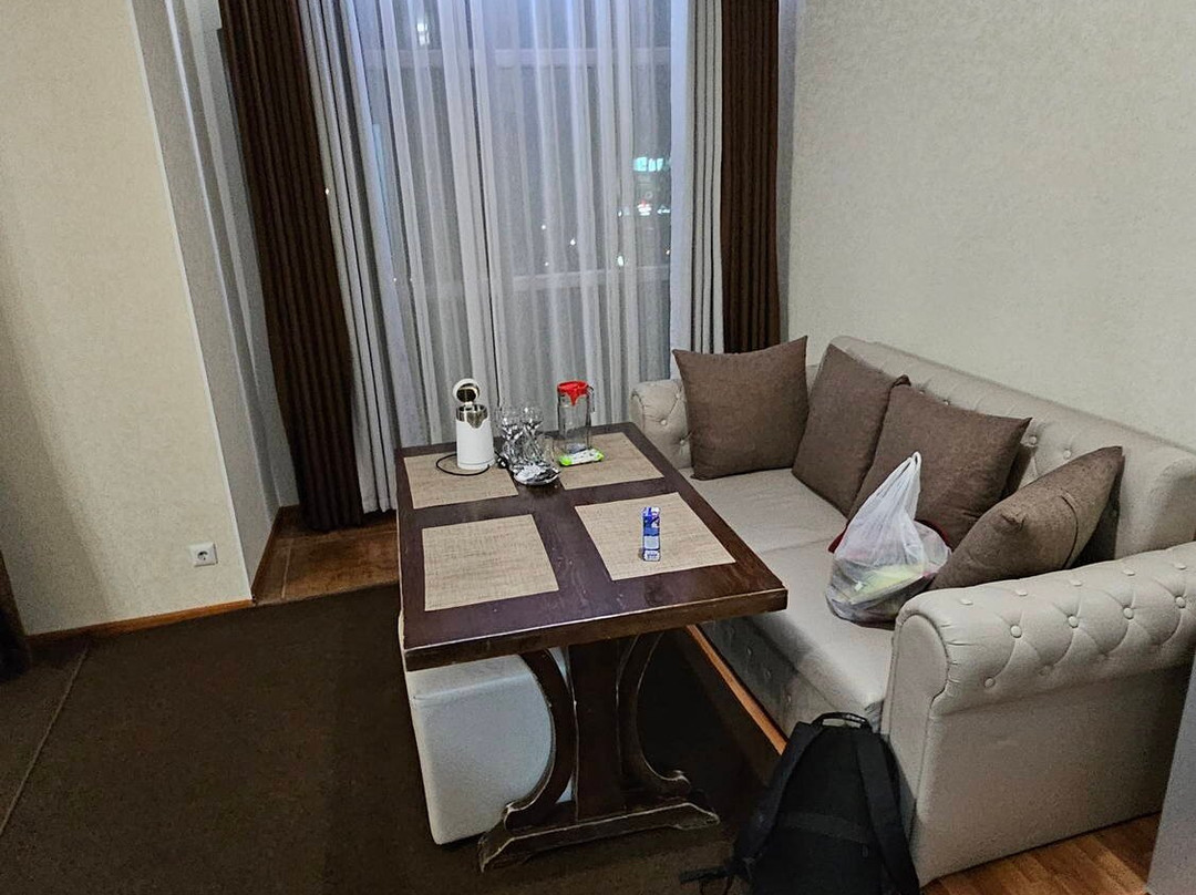 Caravan Hotel主图