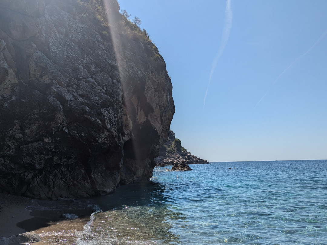 Pasjaca Beach景点图片
