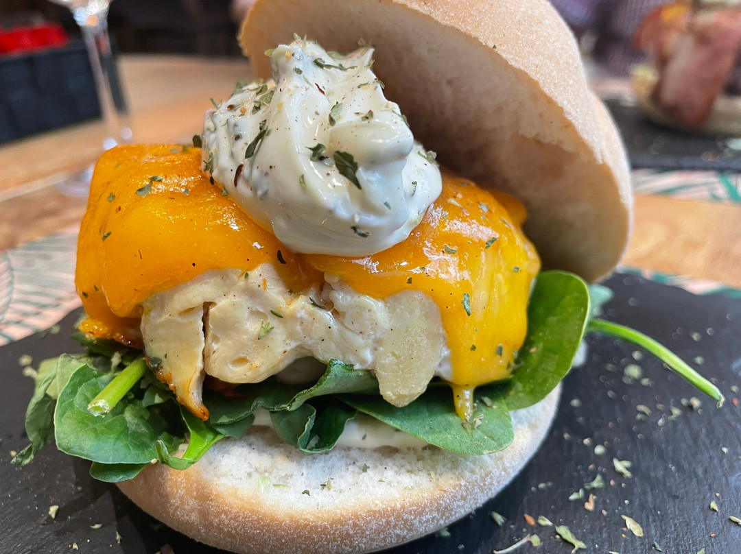 Monkeys burgers & drinks