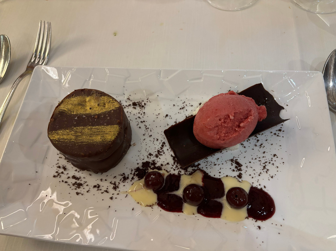 施瓦迪酒店主图