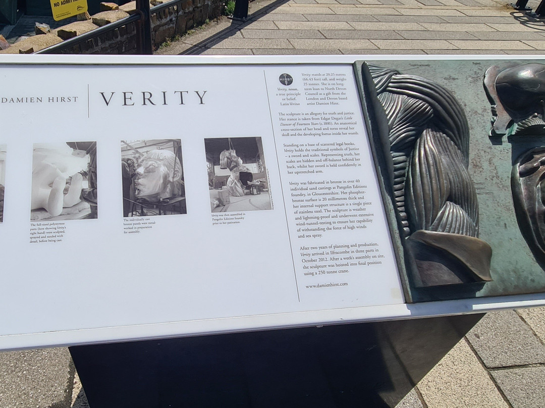 Verity Statue-伊尔弗勒科姆必去景点