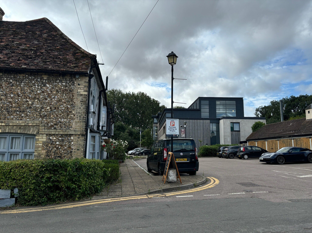 快捷假日剑桥达克斯福德M11高速公路10号岔口酒店主图