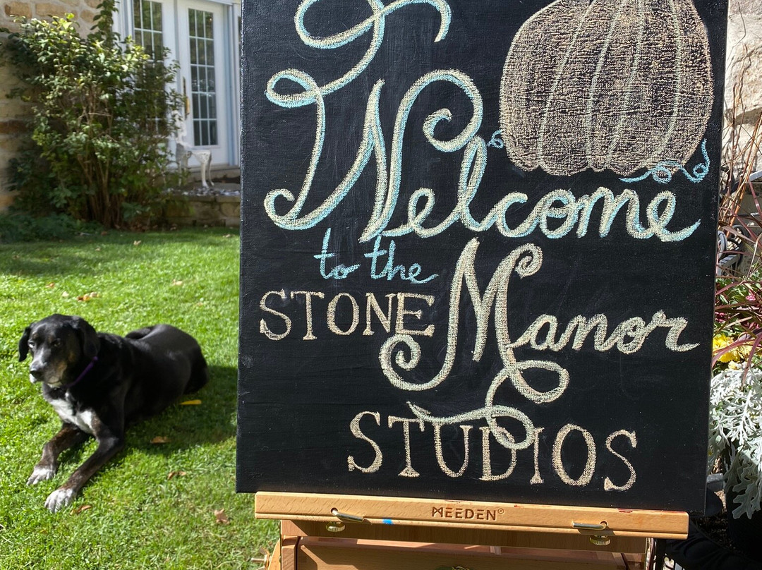 Stone Manor Studios景点图片